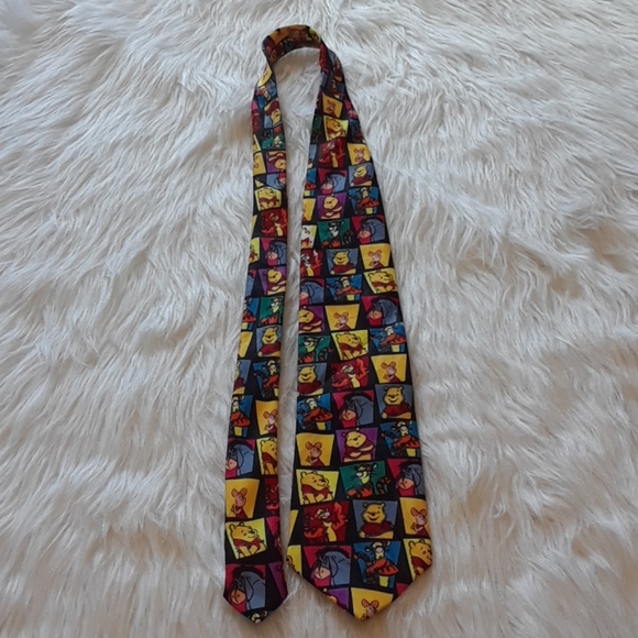 VINTAGE *POOH* WINNIE THE POOH NECKTIE 💚 - Picture 4 of 11